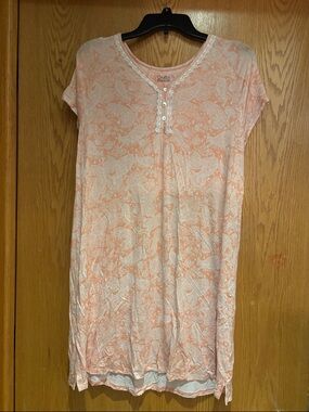 Croft & Barrow, peach color short sleeve nightgown, small